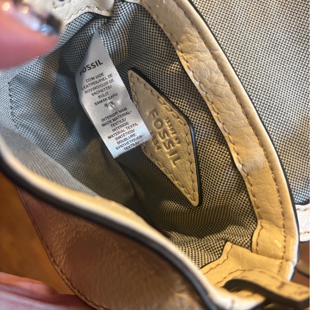 Fossil hardwell mini flap crossbody purse bag NWOT bone cream leather - Picture 3 of 5